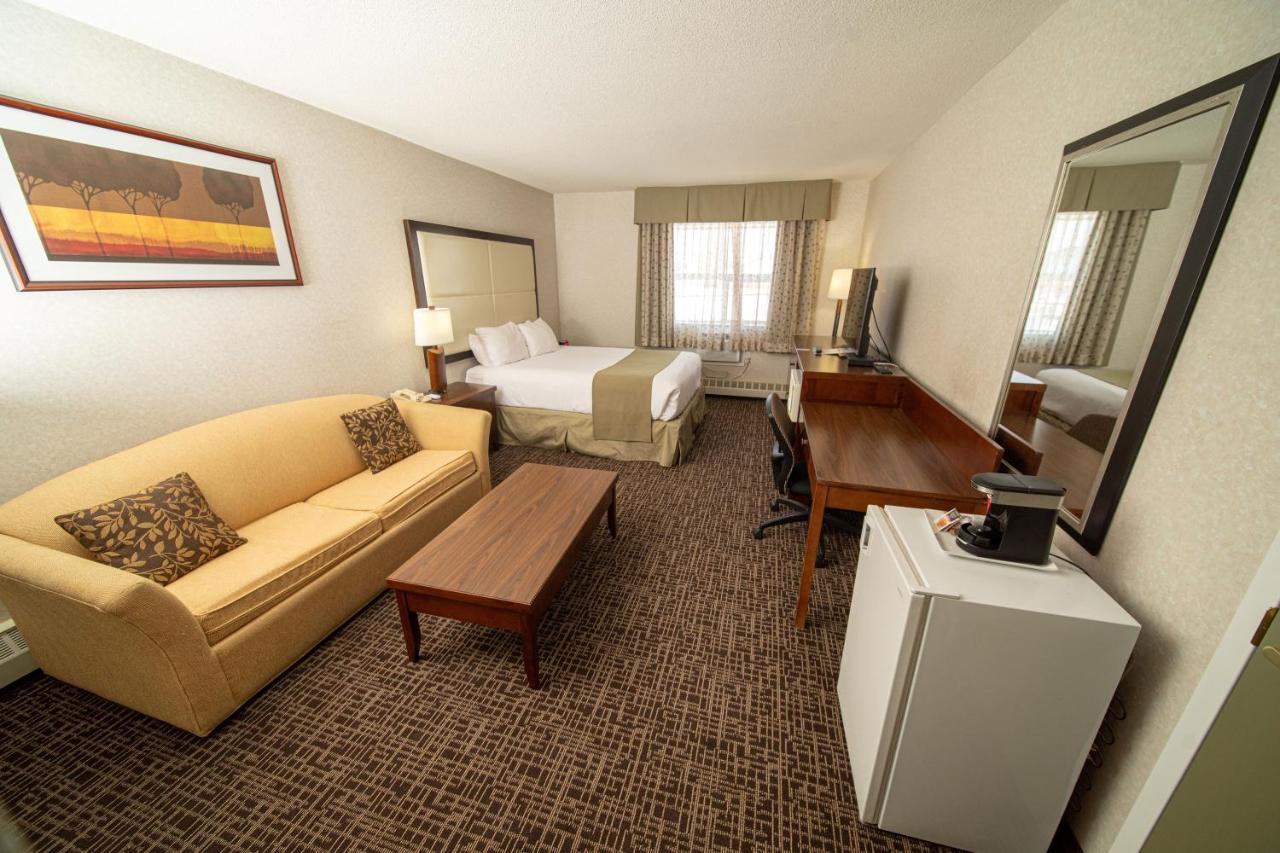 Coast Fort St John Hotel Fort St. John Bagian luar foto