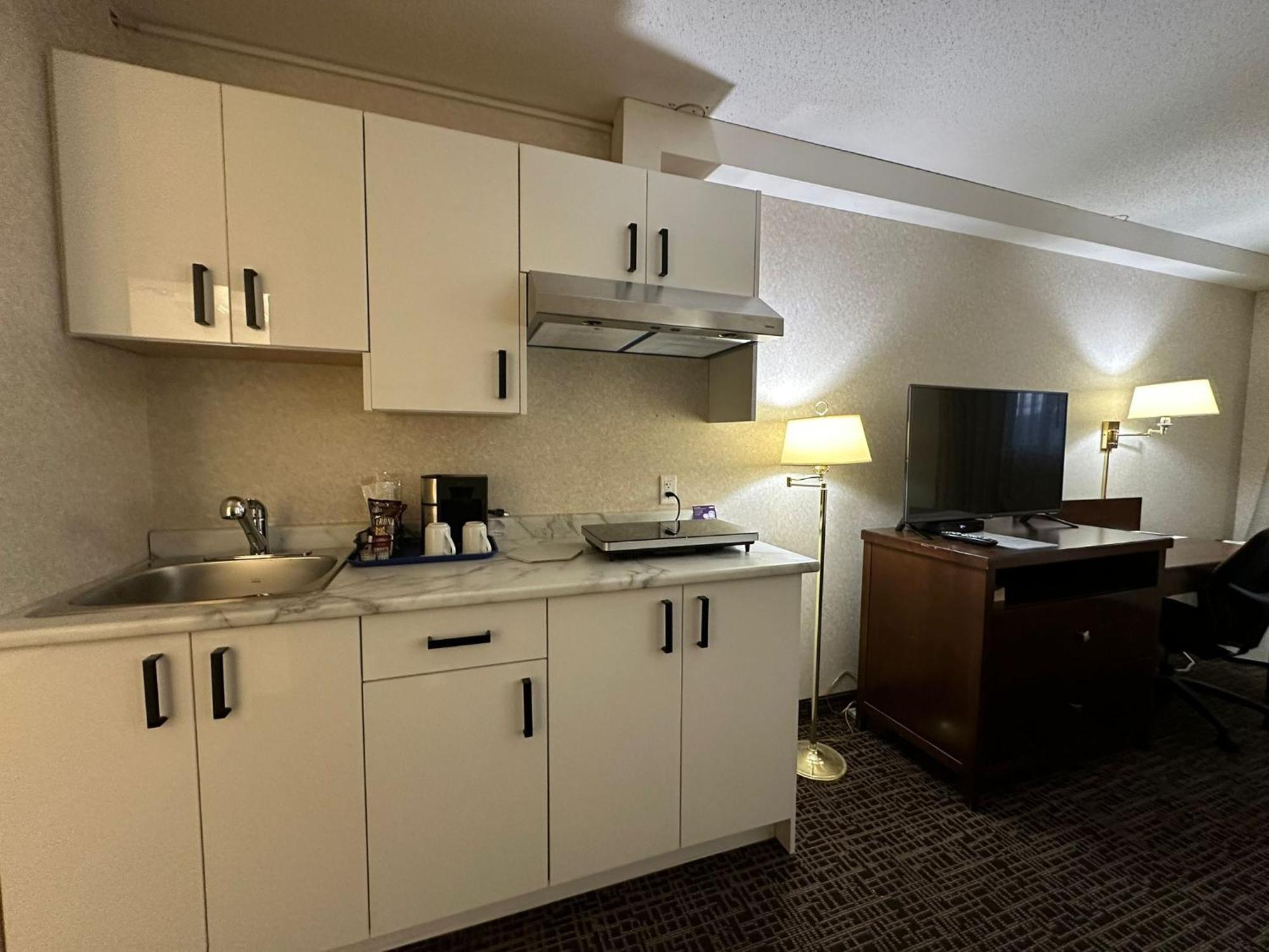 Coast Fort St John Hotel Fort St. John Bagian luar foto